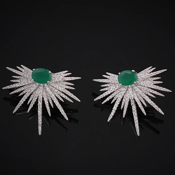 Neiman Marcus Jewelry - 18k 3ct Starburst Earrings